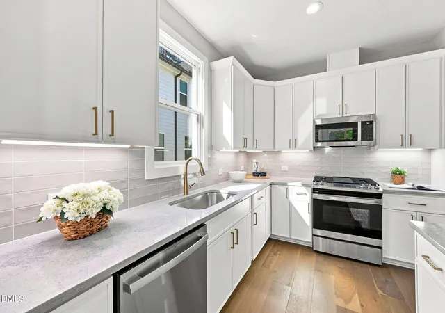 Listing Photo 4 - Condo for sale in building located at 639 Conover Rd, Durham, NC 27703 - Unit #B