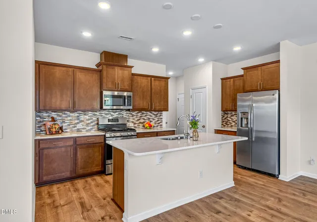Photo 2 of Single family home for sale at 609 Crestdale Dr, Clayton, NC 27520 | MLS# 10190399 | Listing updated on 2026-09-09