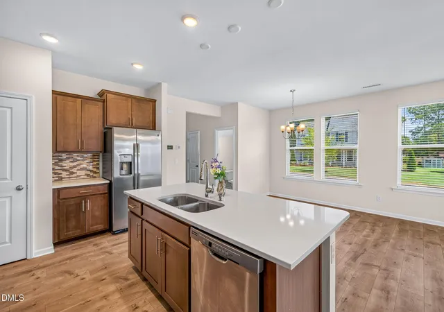 Photo 3 of Single family home for sale at 609 Crestdale Dr, Clayton, NC 27520 | MLS# 10190399 | Listing updated on 2026-09-09