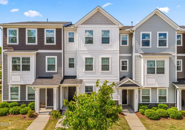 Townhouse for sale at 4939 Southern Magnolia Dr, Raleigh, NC 27604 | MLS# 10190300