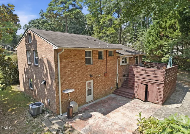 Photo 4 of Sale Pending at 5016 Lakemont Dr, Raleigh, NC 27609 | MLS# 10191430 | Listing updated on 2026-09-11