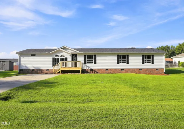 Photo 2 of Manufactured home for sale at 100 E Abbey Ct, Smithfield, NC 27577 | MLS# 10191122 | Listing updated on 2026-09-06
