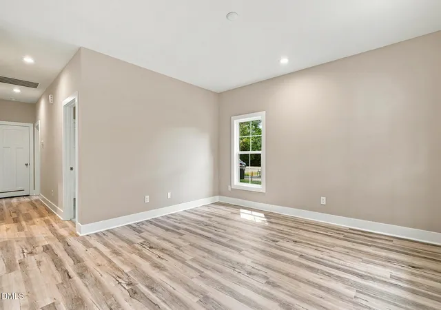 Photo 4 of Sale Pending at 219 Alexander Ave, Oxford, NC 27565 | MLS# 10190791 | Listing updated on 2026-09-09
