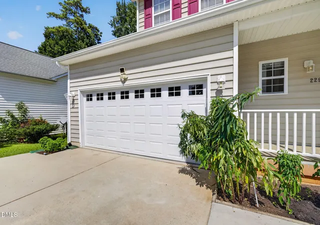 Photo 4 of Single family home for sale at 229 Tecumseh Ct, Cary, NC 27513 | MLS# 10190669 | Listing updated on 2026-09-16