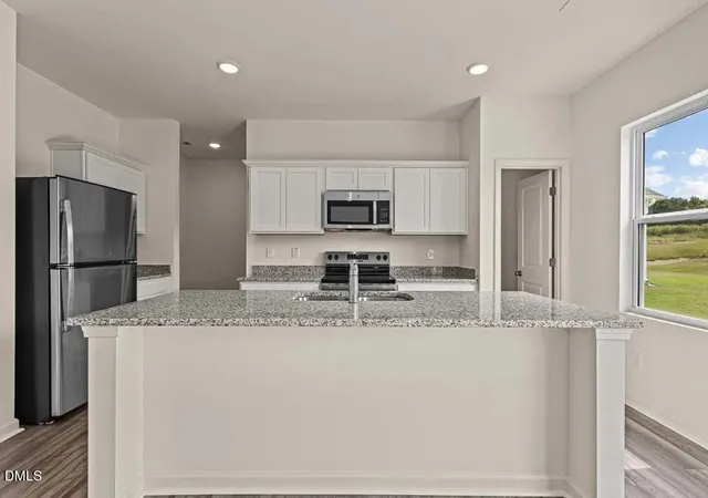 Photo 4 of Single family home for sale at 154 S Waterstone Ln, Clayton, NC 27520 | MLS# 10190464 | Listing updated on 2026-09-14