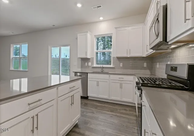 Photo 4 of Single family home for sale at 709 Sparkling Pear Dr, Willow Spring, NC 27592 | MLS# 10190459 | Listing updated on 2026-09-09