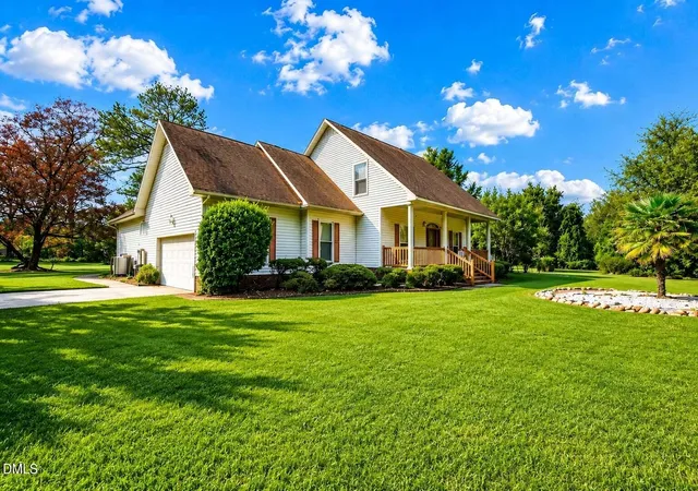 Photo 1 of Single family home for sale at 30 Ormsby Ct, Spring Lake, NC 28390 | MLS# 10190462 | Listing updated on 2026-09-03
