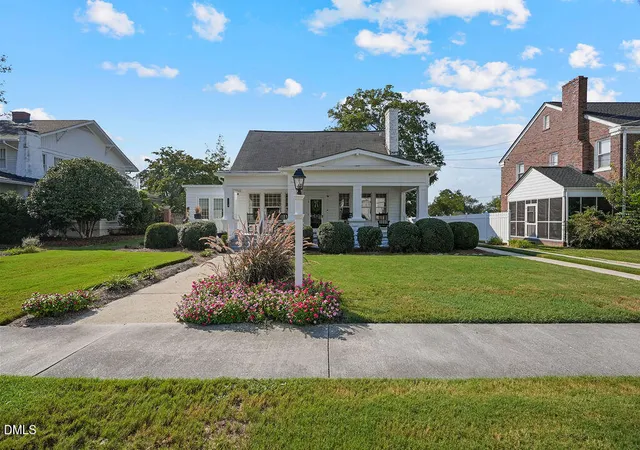 Photo 3 of Sale Pending at 308 S Layton Ave, Dunn, NC 28334 | MLS# 10190487 | Listing updated on 2026-09-13