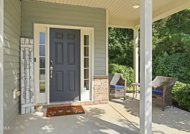 Photo 3 of Sale Pending at 864 Red Oak Tree Dr, Fuquay Varina, NC 27526 | MLS# 10192024 | Listing updated on 2026-09-14