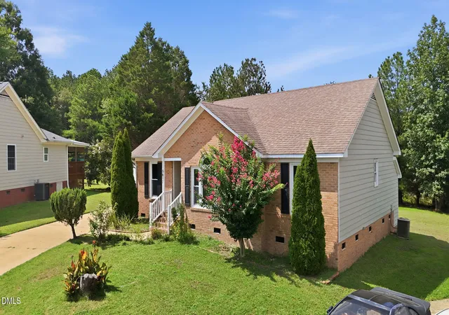Photo 3 of Single family home for sale at 5417 Trenburg Ct, Knightdale, NC 27545 | MLS# 10190752 | Listing updated on 2026-09-13