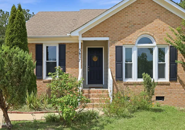 Photo 4 of Single family home for sale at 5417 Trenburg Ct, Knightdale, NC 27545 | MLS# 10190752 | Listing updated on 2026-09-13