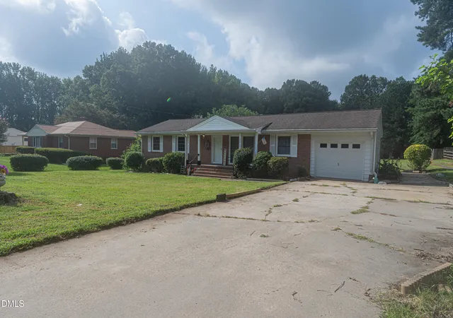 Photo 2 of Single family home for sale at 20914 Academy St, Cornelius, NC 28031 | MLS# 10190505 | Listing updated on 2026-09-05
