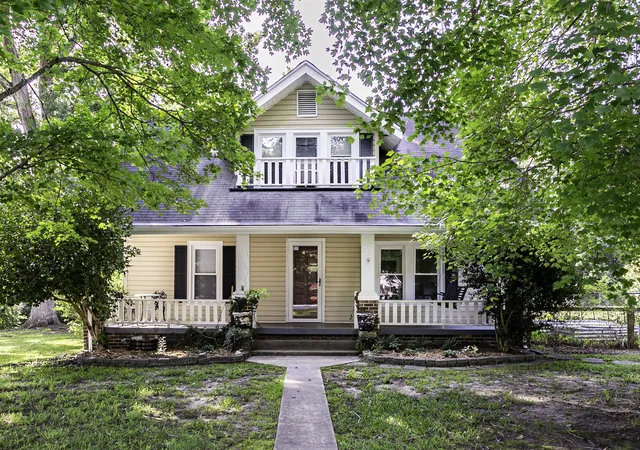 Photo 1 of Single family home for sale at 570 W Old Glencoe Rd, Burlington, NC 27217 | MLS# 10190506 | Listing updated on 2026-09-03