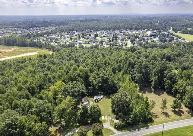 Photo 2 of Single family home for sale at 570 W Old Glencoe Rd, Burlington, NC 27217 | MLS# 10190506 | Listing updated on 2026-09-03