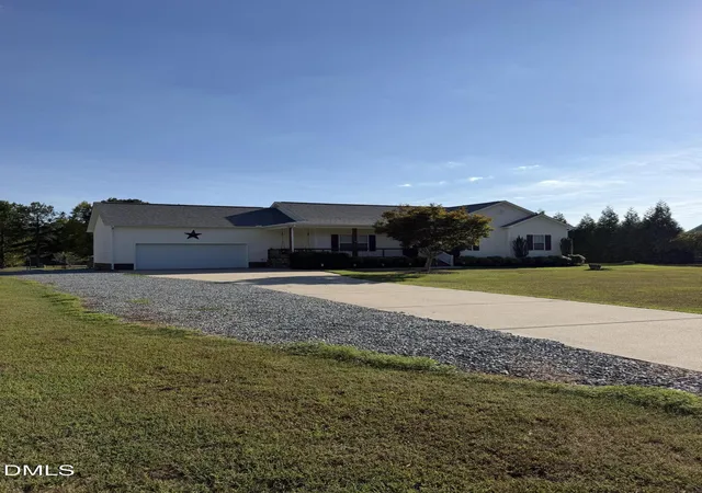 Photo 3 of Single family home for sale at 3031 Old School Rd, Four Oaks, NC 27524 | MLS# 10191408 | Listing updated on 2026-09-09