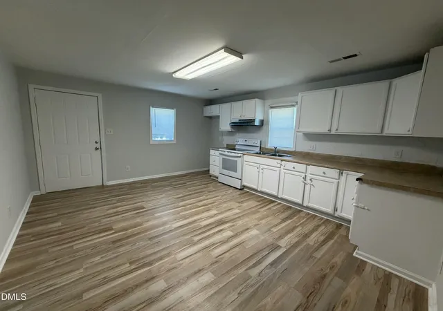 Photo 4 of Single family home for sale at 812 S & 814 5th St, Smithfield, NC 27577 | MLS# 10190576 | Listing updated on 2026-09-18