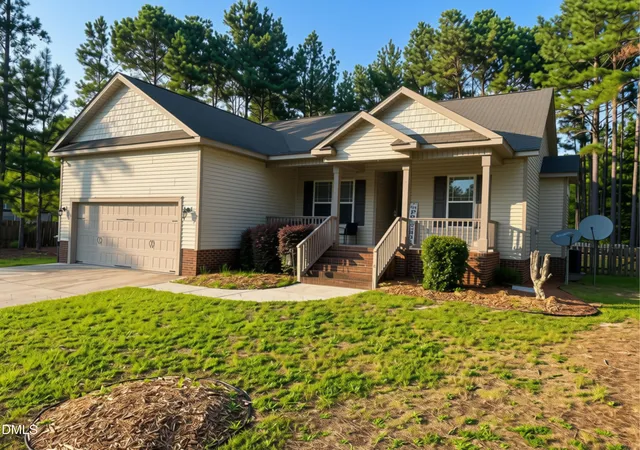 Photo 3 of Single family home for sale at 31 Maple Leaf Ct, Lillington, NC 27546 | MLS# 10190675 | Listing updated on 2026-10-01