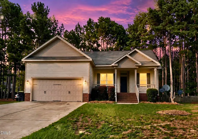 Photo 2 of Single family home for sale at 31 Maple Leaf Ct, Lillington, NC 27546 | MLS# 10190675 | Listing updated on 2026-10-01