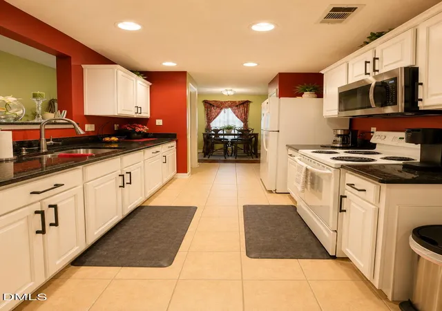 Photo 4 of Single family home for sale at 8129 Wesley Farm Dr, Raleigh, NC 27616 | MLS# 10190666 | Listing updated on 2026-09-05
