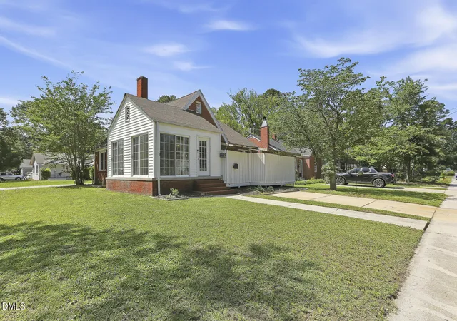 Photo 1 of Single family home for sale at 708 S 3rd Street, Smithfield, NC 27577 | MLS# 10190936 | Listing updated on 2026-09-08