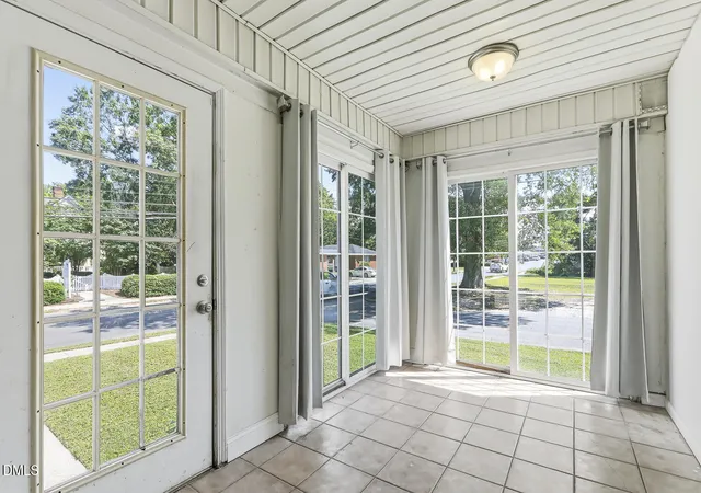 Photo 3 of Single family home for sale at 708 S 3rd Street, Smithfield, NC 27577 | MLS# 10190936 | Listing updated on 2026-09-08