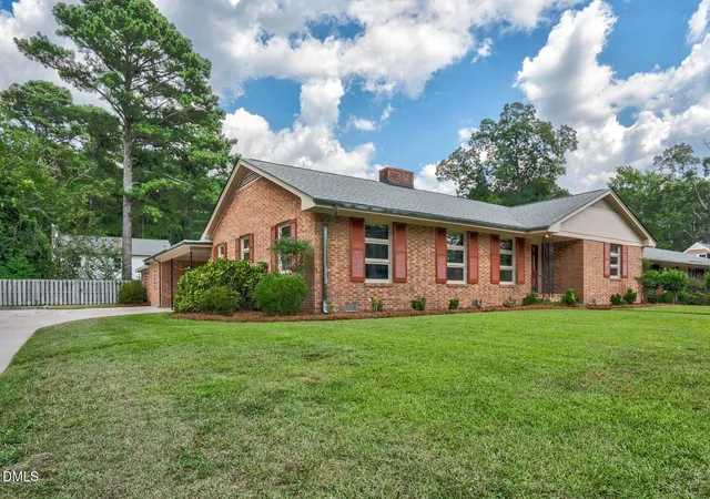 Photo 2 of Sale Pending at 1506 Grove St N, Wilson, NC 27893 | MLS# 10190620 | Listing updated on 2026-09-09