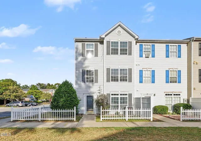 Photo 4 of Condo for sale at 8600 Neuse Landing Ln, Raleigh, NC 27616 | MLS# 10191261 | Listing updated on 2026-09-21