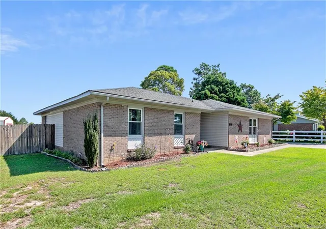 Photo 2 of Single family home for sale at 6201 Stoney Point Loop, Fayetteville, NC 28306 | MLS# 768433 | Listing updated on 2026-09-03