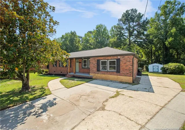 Photo 3 of Sale Pending at 1846 Cascade St, Fayetteville, NC 28301 | MLS# 768726 | Listing updated on 2026-09-08
