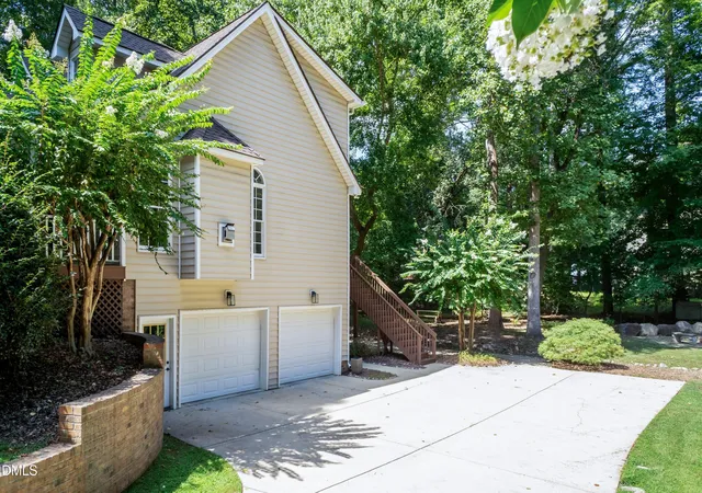 Photo 2 of Sale Pending at 300 Cardinal Crst Ln, Wake Forest, NC 27587 | MLS# 10190828 | Listing updated on 2026-10-24