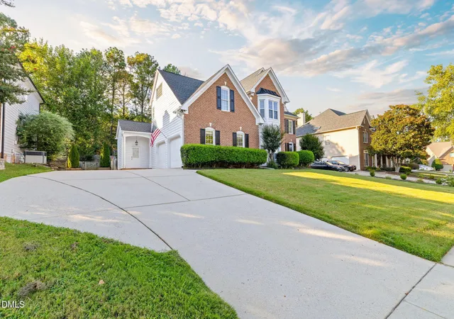 Photo 3 of Sale Pending at 12409 Cilcain Ct, Raleigh, NC 27614 | MLS# 10190691 | Listing updated on 2026-09-07