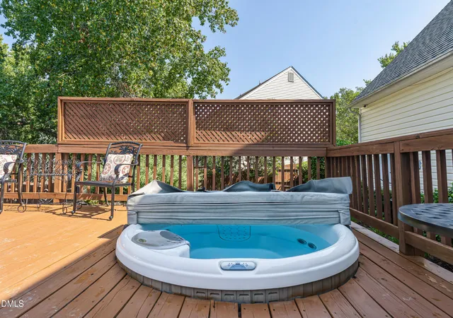 Photo 3 of Sale Pending at 6301 Willowlawn Dr, Wake Forest, NC 27587 | MLS# 10190728 | Listing updated on 2026-09-14