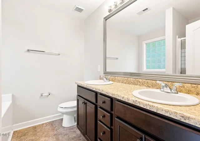 Photo 3 of Single family home for sale at 1216 Braemar Highland Dr, Zebulon, NC 27597 | MLS# 10190729 | Listing updated on 2026-10-07