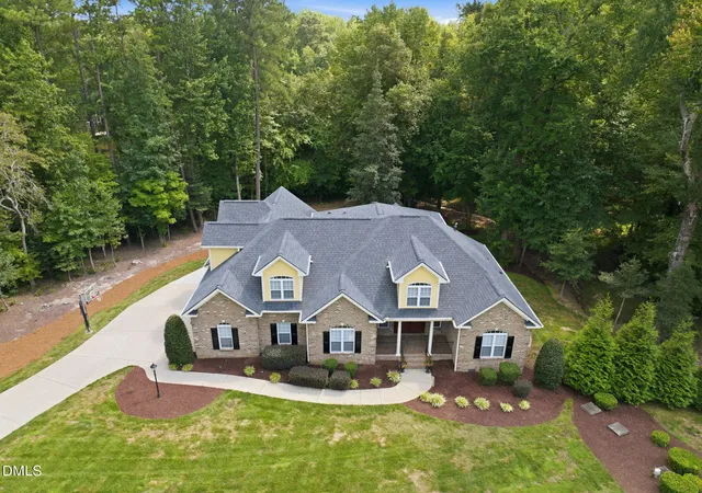 Photo 4 of Single family home for sale at 3016 Slippery Crk Ct, Raleigh, NC 27616 | MLS# 10190844 | Listing updated on 2026-09-20
