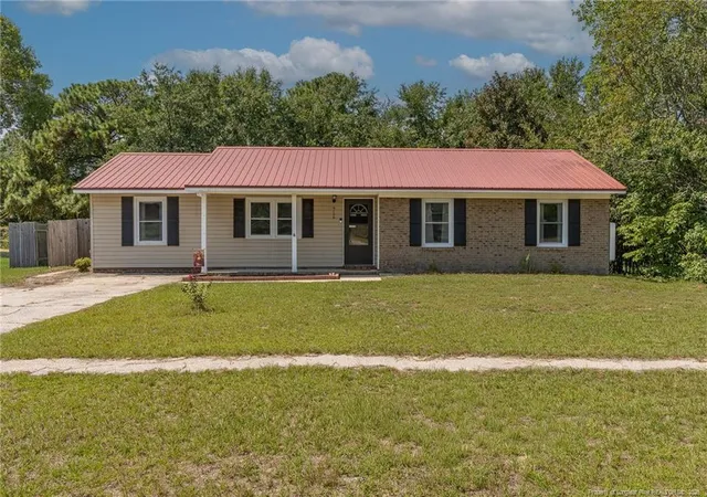 Photo 2 of Single family home for sale at 6106 Lexington Dr, Hope Mills, NC 28348 | MLS# 768571 | Listing updated on 2026-09-08