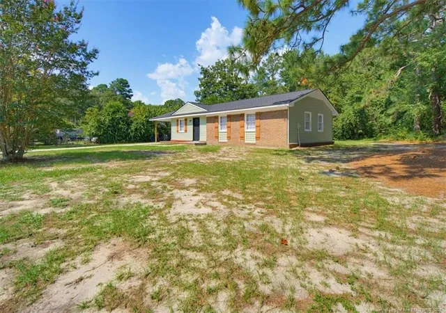 Photo 3 of Single family home for sale at 6612 Amanda Cir, Fayetteville, NC 28304 | MLS# 768893 | Listing updated on 2026-09-04