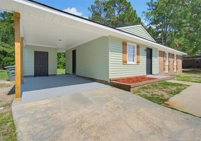 Photo 3 of Single family home for sale at 6612 Amanda Cir, Fayetteville, NC 28304 | MLS# 768893 | Listing updated on 2026-09-04