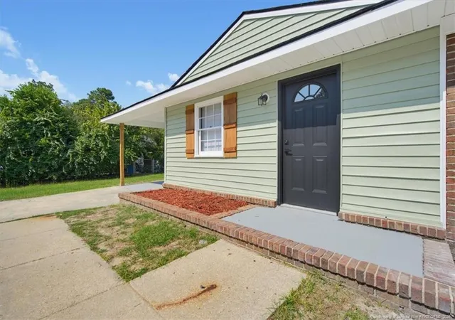 Photo 4 of Single family home for sale at 6612 Amanda Cir, Fayetteville, NC 28304 | MLS# 768893 | Listing updated on 2026-09-04
