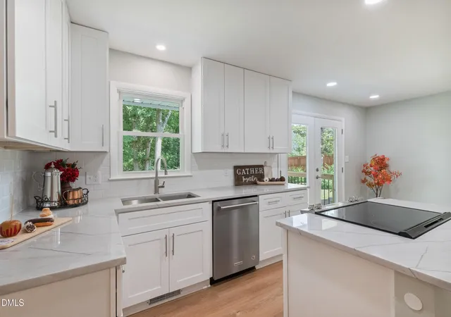 Photo 2 of Single family home for sale at 100 E Merlin Dr, Knightdale, NC 27545 | MLS# 10190887 | Listing updated on 2026-09-13
