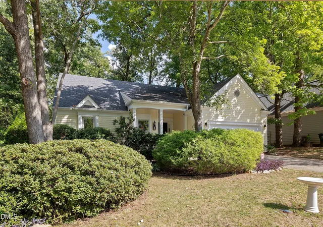 Photo 3 of Sale Pending at 119 E Laurenbrook Ct, Cary, NC 27518 | MLS# 10193234 | Listing updated on 2026-09-29