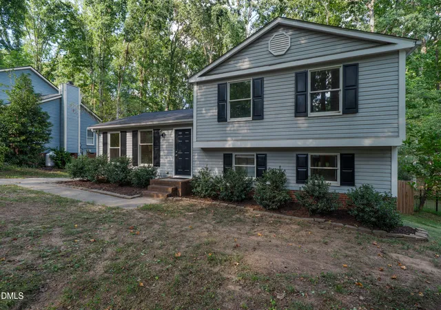 Photo 3 of Single family home for sale at 872 Lochmaben St, Wake Forest, NC 27587 | MLS# 10190920 | Listing updated on 2026-10-02