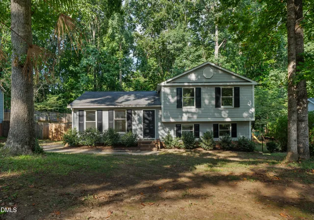 Photo 3 of Single family home for sale at 872 Lochmaben St, Wake Forest, NC 27587 | MLS# 10190920 | Listing updated on 2026-10-02