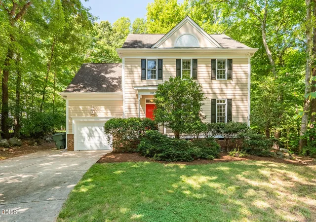 Single family home for sale at 209 Cobblestone Dr, Chapel Hill, NC 27516 | MLS# 10191793
