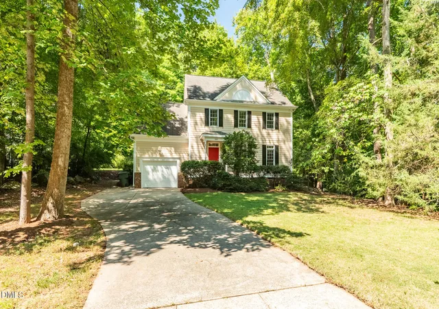 Photo 2 of Single family home for sale at 209 Cobblestone Dr, Chapel Hill, NC 27516 | MLS# 10191793 | Listing updated on 2026-09-14