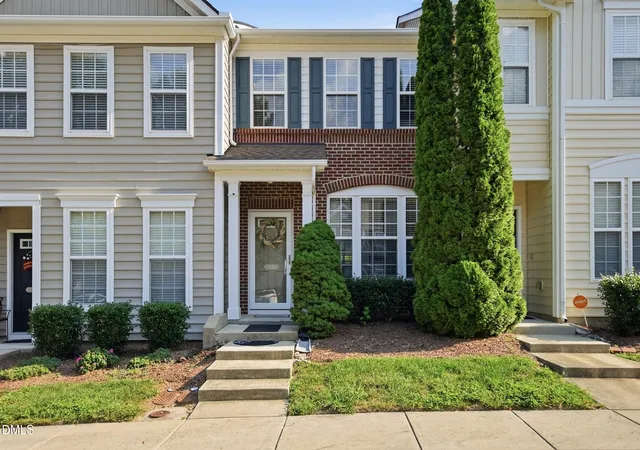 Townhouse for sale at 5311 Crescentview Pkwy, Raleigh, NC 27606 | MLS# 10191031