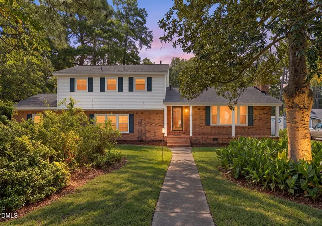 Photo 1 of Single family home for sale at 1201 S Crescent Dr, Smithfield, NC 27577 | MLS# 10191434 | Listing updated on 2026-09-09