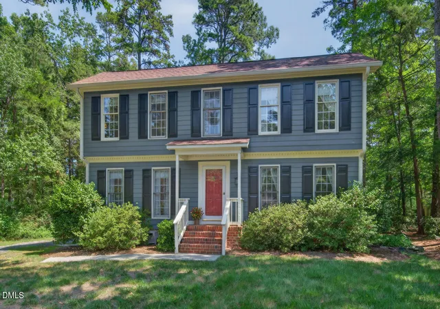 Photo 1 of Single family home for sale at 6 Haggis Ct, Durham, NC 27705 | MLS# 10191605 | Listing updated on 2026-09-11