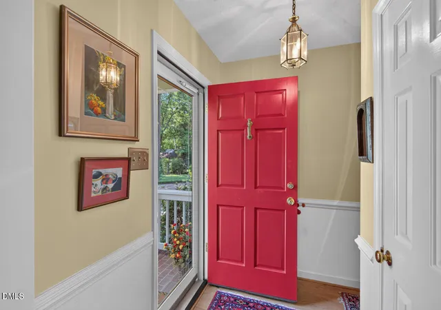 Photo 3 of Single family home for sale at 6 Haggis Ct, Durham, NC 27705 | MLS# 10191605 | Listing updated on 2026-09-11