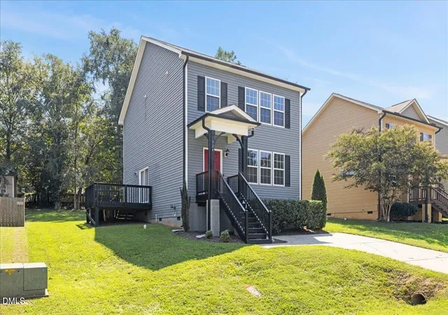 Photo 4 of Single family home for sale at 324 Chamberlain Dr, Clayton, NC 27527 | MLS# 10190891 | Listing updated on 2026-09-05