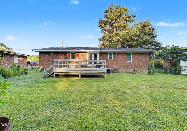 Photo 4 of Single family home for sale at 2052 Mango Cir, Fayetteville, NC 28304 | MLS# 10191715 | Listing updated on 2026-09-10